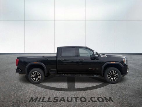 Used 2020 GMC Sierra 2500 AT4 w/ AT4 Premium Package AWD/4WD image 5