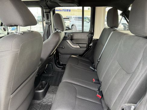 Used 2016 Jeep Wrangler Unlimited Sport w/ Connectivity Group image 29