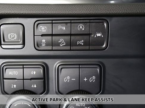 Used 2025 Chevrolet Tahoe Z71 AWD/4WD image 5