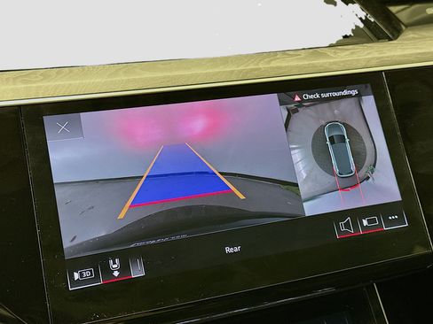 Used 2023 Audi e-tron Premium Plus w/ Premium Plus Package image 23