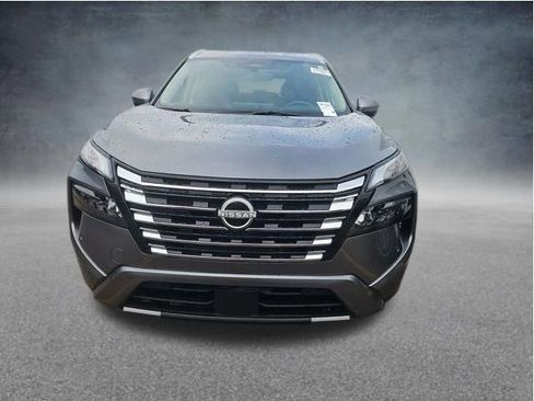 Used 2025 Nissan Rogue SL FWD image 2