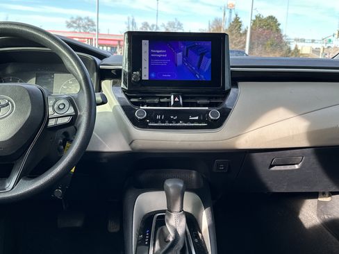 Certified 2024 Toyota Corolla LE image 28