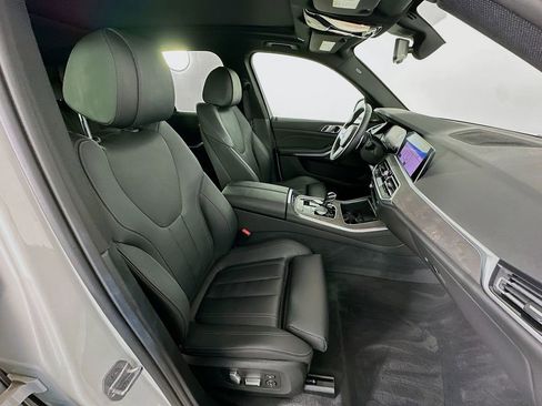 Used 2019 BMW X5 xDrive40i w/ M Sport Package image 29