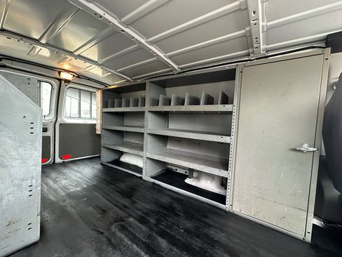 Used 2011 Ford E-250 and Econoline 250 w/ PWR Group image 16