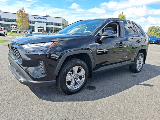 Used 2025 Toyota RAV4 XLE w/ Convenience Package AWD/4WD image 3