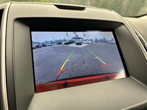 Used 2020 Ford Edge SEL w/ Convenience Package AWD/4WD image 18