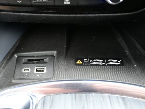 Used 2023 Buick Enclave Essence w/ Experience Buick Package image 27