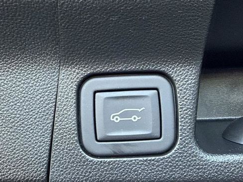 Used 2023 GMC Acadia SLE w/ Driver Convenience Package AWD/4WD image 34