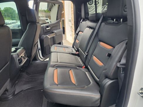 Used 2021 GMC Sierra 1500 AT4 w/ AT4 Preferred Package AWD/4WD image 9
