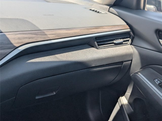 Used 2024 Nissan Altima 2.5 SV FWD image 17
