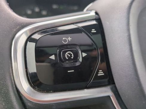 Used 2016 Volvo XC90 T5 Momentum AWD/4WD image 17