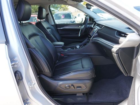 Used 2024 Jeep Grand Cherokee Limited RWD image 44