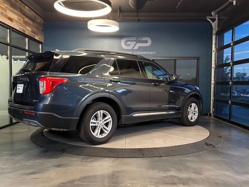 Used 2023 Ford Explorer XLT w/ Equipment Group 202A AWD/4WD image 3