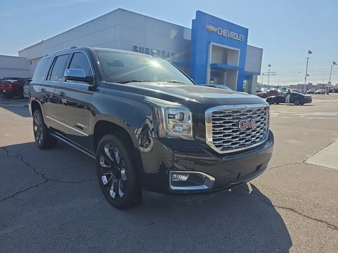 Used 2020 GMC Yukon Denali w/ Denali Ultimate Package image 3