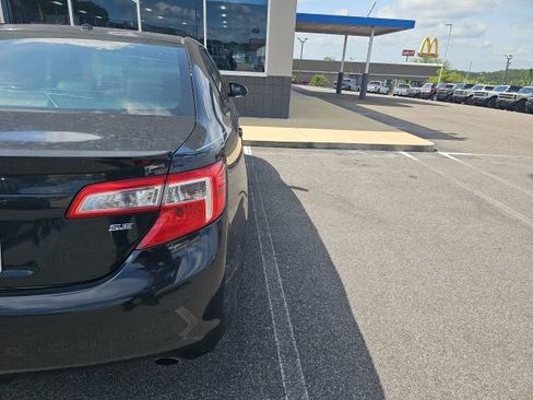 Used 2013 Toyota Camry SE FWD image 8