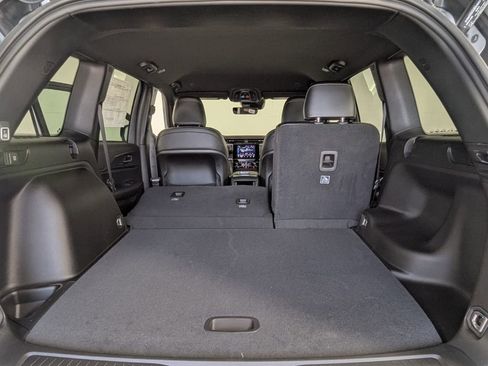 New 2025 Jeep Grand Cherokee Altitude image 33