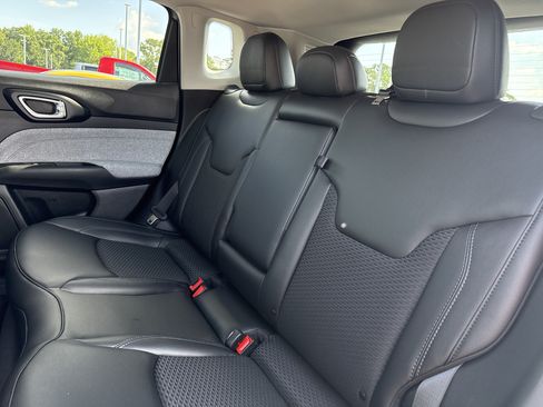 Used 2022 Jeep Compass Latitude AWD/4WD image 28