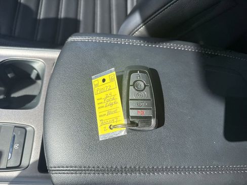 Used 2024 Ford Edge SEL w/ Convenience Package image 23