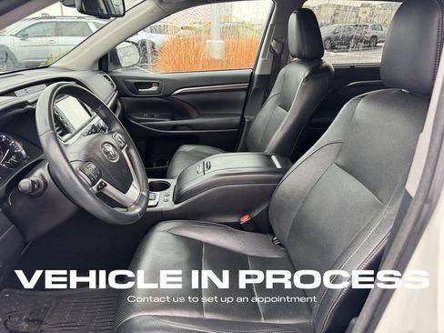 Used 2016 Toyota Highlander Limited Platinum image 12