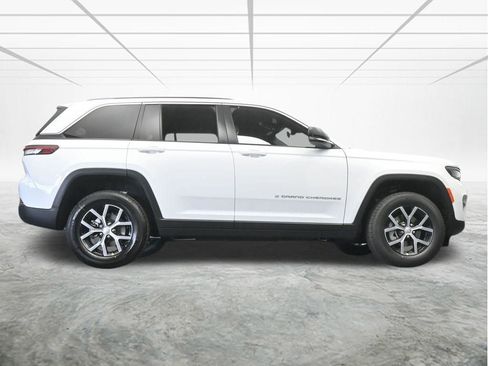 Used 2025 Jeep Grand Cherokee Limited image 61