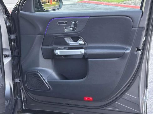 Used 2023 Mercedes-Benz GLB 250 GLB 250 image 35