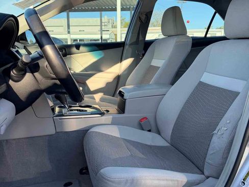 Used 2013 Toyota Camry XLE w/ Convenience Pkg image 22