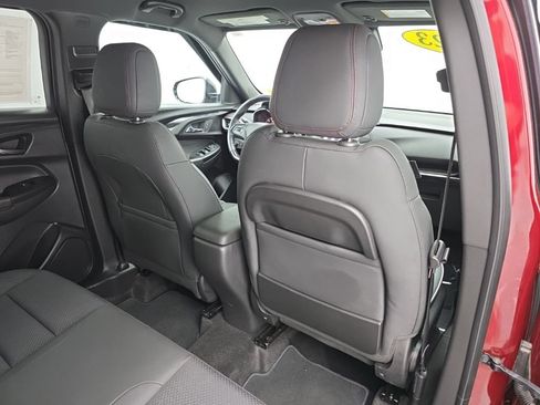 Used 2023 Chevrolet TrailBlazer RS AWD/4WD image 42