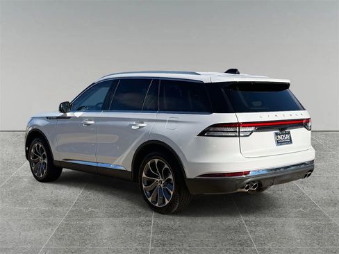 Used 2025 Lincoln Aviator Reserve image 12