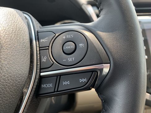Used 2019 Toyota Camry XLE w/ Navigation Package FWD image 20
