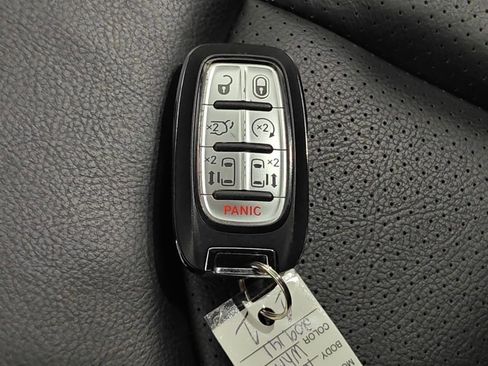 Used 2022 Chrysler Pacifica Touring-L w/ S Appearance Package image 12