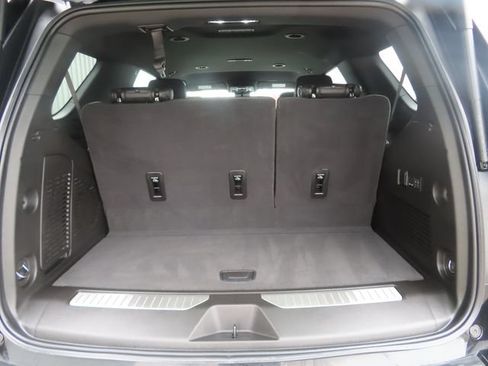 Used 2026 Chevrolet Tahoe High Country AWD/4WD image 31