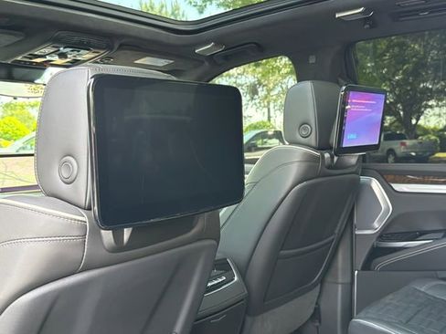 Certified 2025 Cadillac Escalade Sport Platinum w/ LPO, Floor Liner Package AWD/4WD image 23