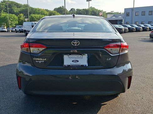 Used 2025 Toyota Corolla LE w/ LE Premium Package FWD image 5