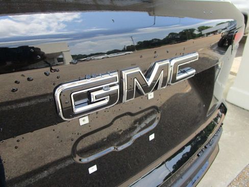 New 2027 GMC Terrain Elevation w/ Elevation Premium Package FWD image 11