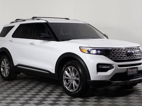 Used 2022 Ford Explorer Limited image 3