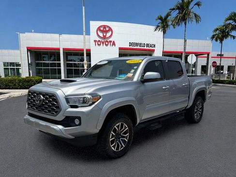 Used 2023 Toyota Tacoma TRD Sport w/ Technology Package AWD/4WD image 3