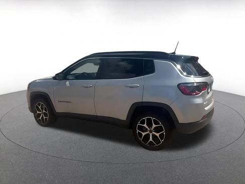 Used 2025 Jeep Compass Limited AWD/4WD image 10