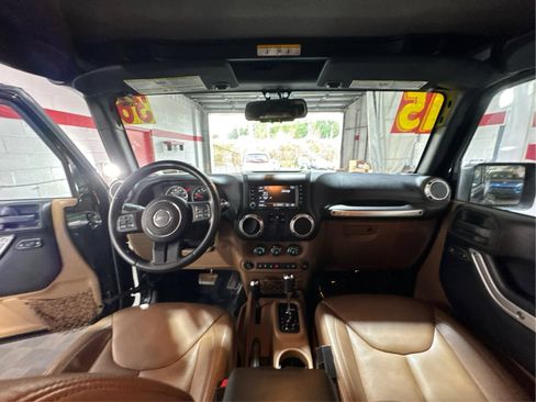 Used 2015 Jeep Wrangler Sahara w/ Dual Top Group AWD/4WD image 24