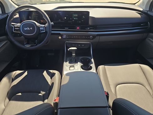 New 2026 Kia Carnival FWD image 12