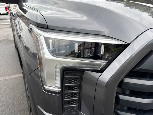 Used 2025 Toyota Tundra Limited AWD/4WD image 12