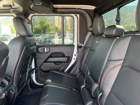 Used 2023 Jeep Gladiator Mojave w/ Cold Weather Group image 17