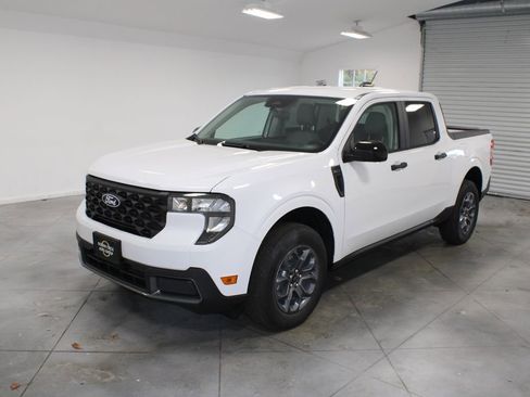 New 2025 Ford Maverick XLT w/ Equipment Group 301A image 3