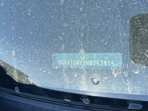 Used 2017 Nissan Rogue SV w/ SV Premium Package image 25