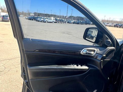 Used 2012 Jeep Grand Cherokee Laredo image 10