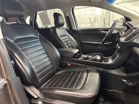 Used 2019 Ford Edge SEL w/ Equipment Group 201A AWD/4WD image 35