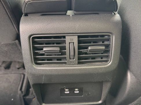 Used 2025 Nissan Rogue SV AWD/4WD image 26