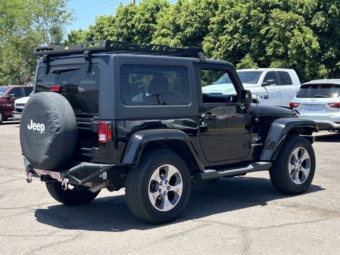 Used 2016 Jeep Wrangler Sahara w/ Connectivity Group AWD/4WD image 3