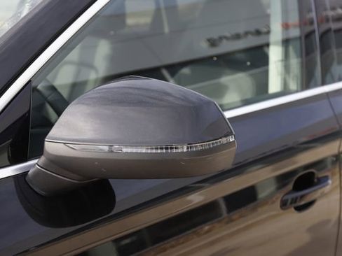 Used 2023 Audi Q5 2.0T Premium Plus w/ Premium Plus Package image 13