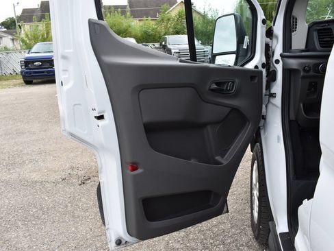 Used 2025 Ford Transit 350 XLT RWD image 8