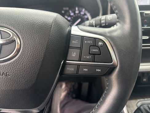 Used 2020 Toyota Highlander Limited FWD image 16